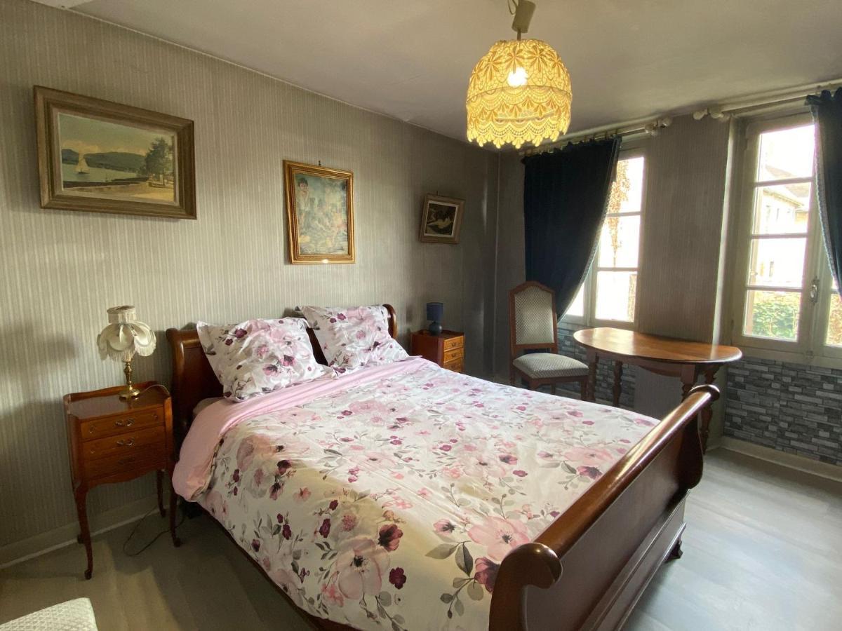 Chambre Calme Au Coeur D'Ussel ユセル エクステリア 写真